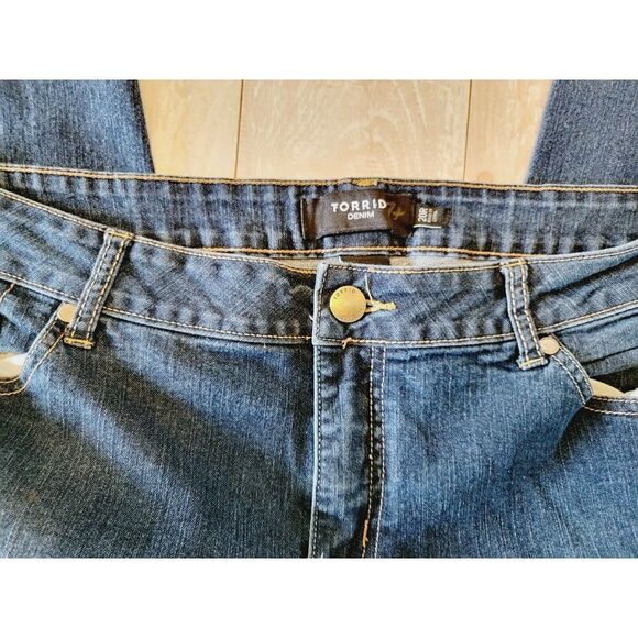 Torrid Denim 20R Jeans Women’s Size 20R Stretch Tapered Leg‎ Med. Wash Pockets - Picture 4 of 6